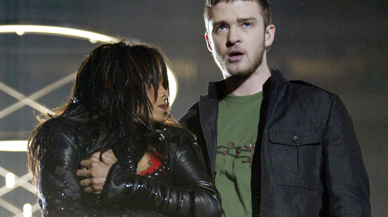 Janet Jackson and Justin Timberlake 2004 Super Bowl