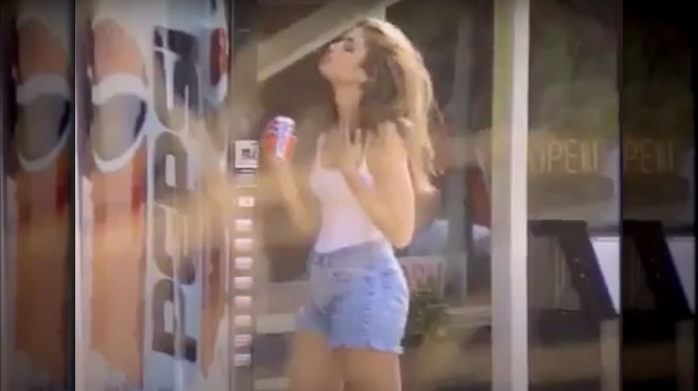 Cindy Crawford drinking Pepsi