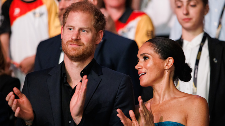 The Sussexes applauding