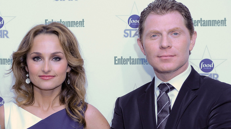 The Bobby Flay and Giada de Laurentiis posing