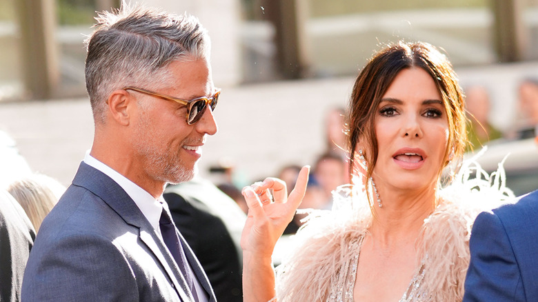 Bryan Randall and Sandra Bullock candid