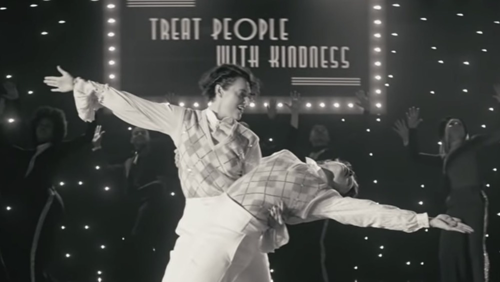 Phoebe Waller-Bridge and Harry Styles in "Treat People With Kindness"