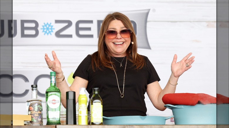 Rachael Ray gesturing