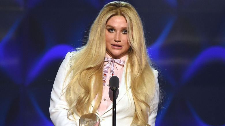 Kesha at the Billboard Awards in 2016