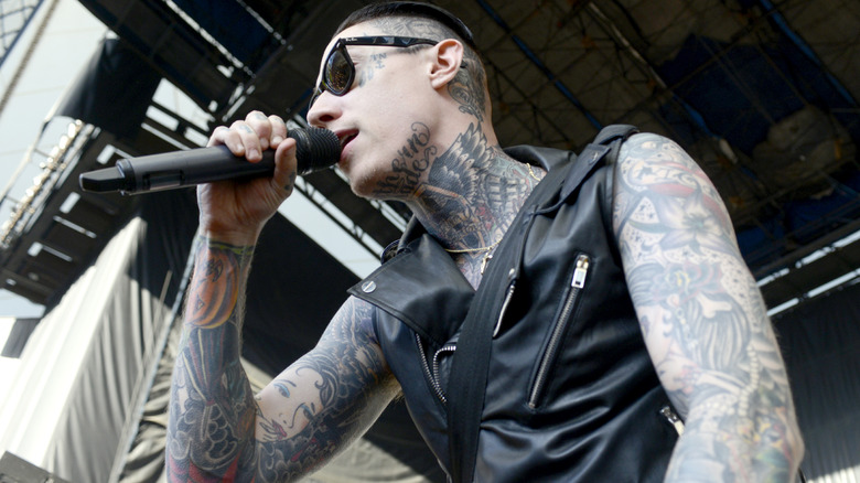 Trace Cyrus singing