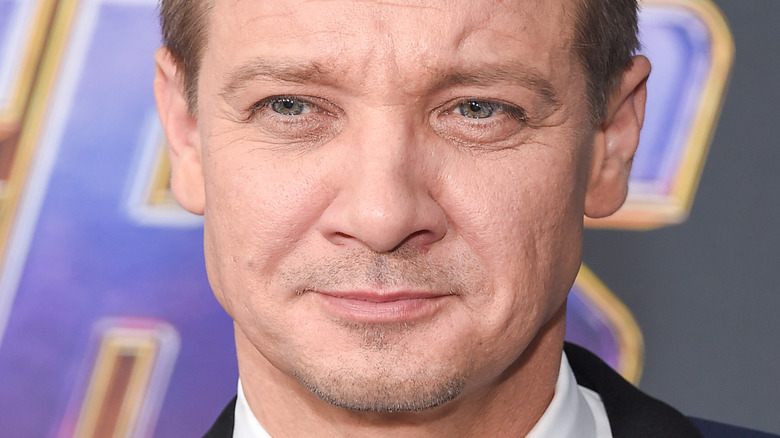 Jeremy Renner posing