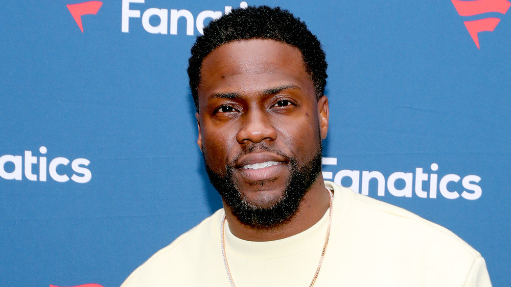 Kevin Hart grinning