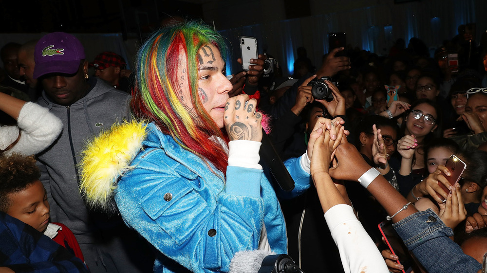 6ix9ine performing on stage 