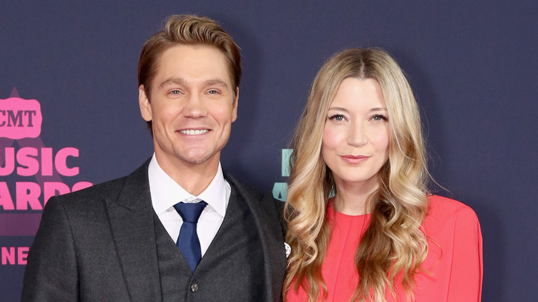 Chad Michael Murray, Sara Roemer smiling