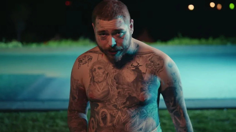 Post Malone shirtless in video