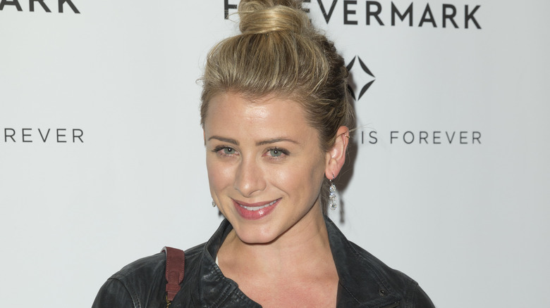 Lo Bosworth smiling