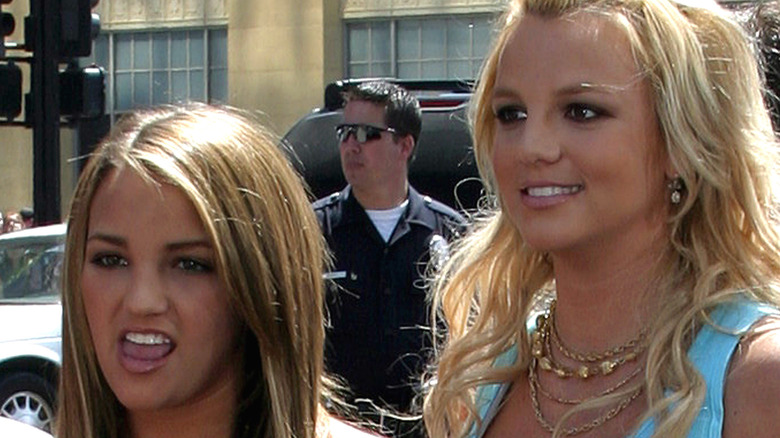 Jamie Lynn Spears and Britney Spears smiling