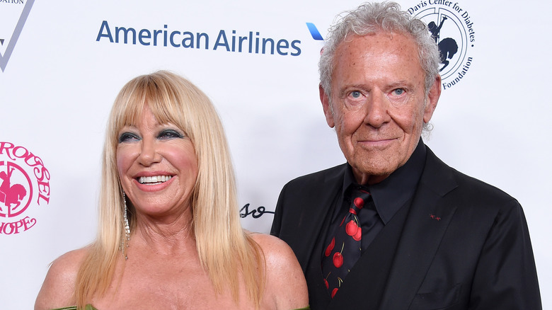 Suzanne Somers and Alan Hamel posing