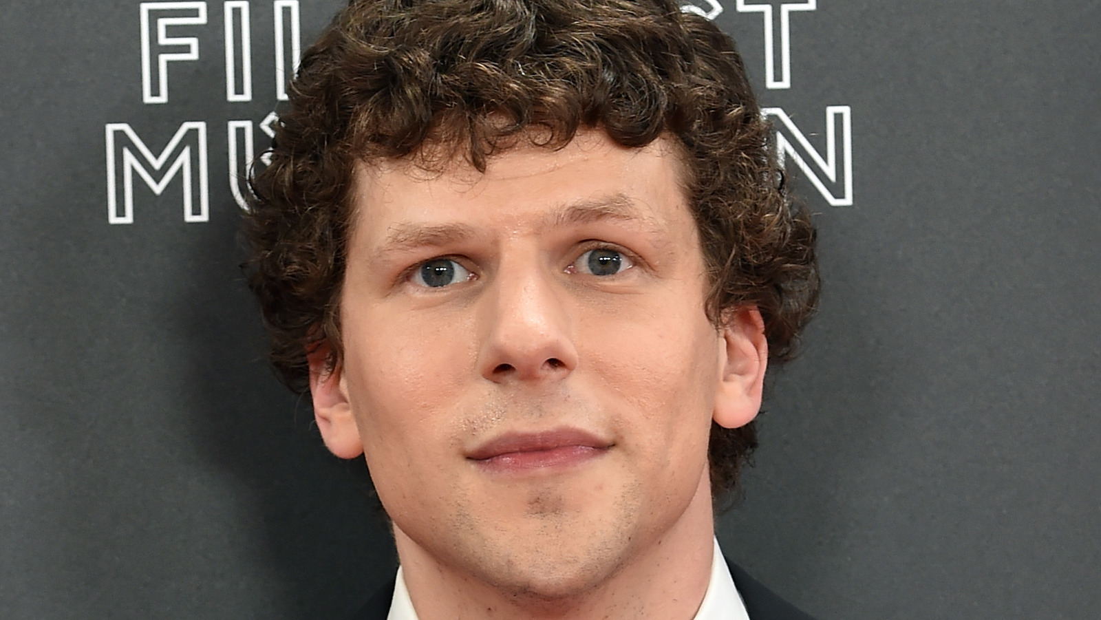 Jesse eisenberg interview romina