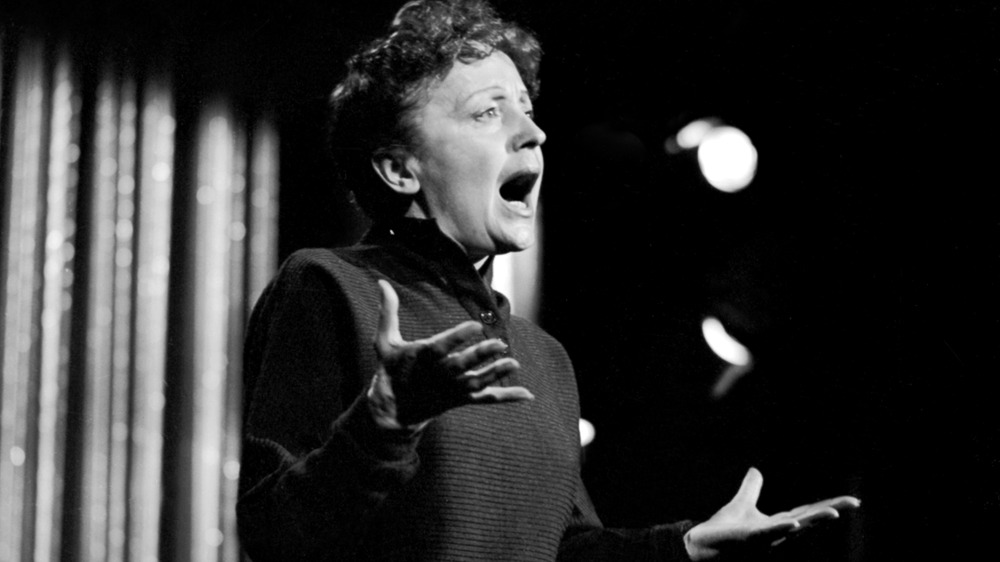 Edith Piaf singing