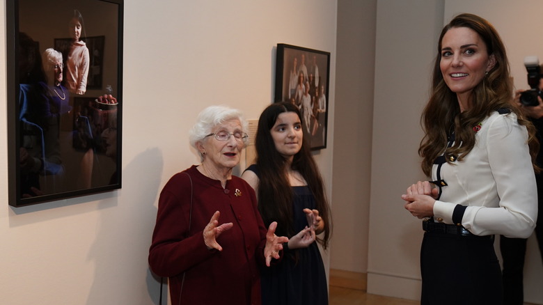 Kate Middleton with Holocaust survivor Yvonne Bernstein and her grandchild