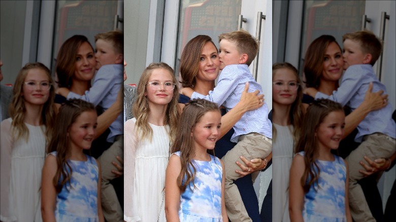 Jennifer Garner with her and Ben Affleck's three kids