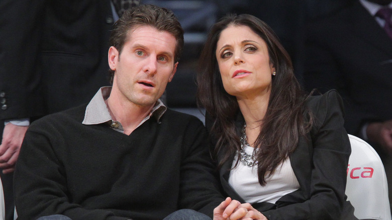 Bethenny Frankel and Jason Hoppy sitting