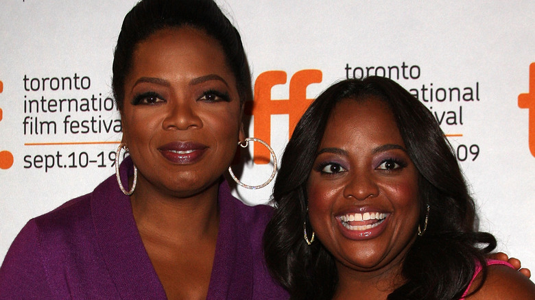 Oprah Winfrey and Sherri Shepherd posing