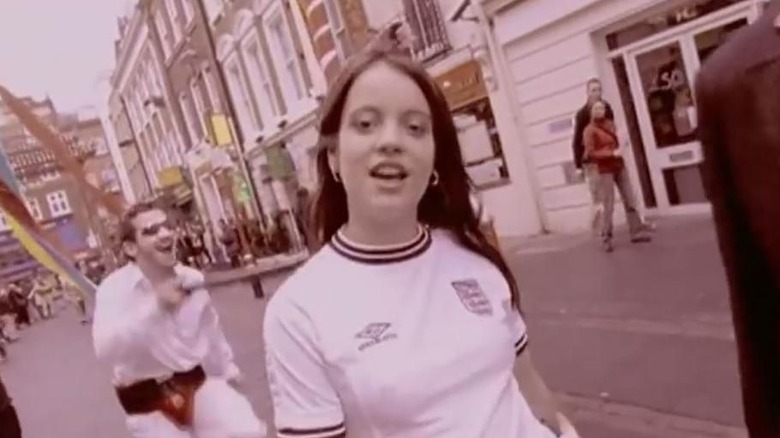 Lily Allen in Fat Les music video