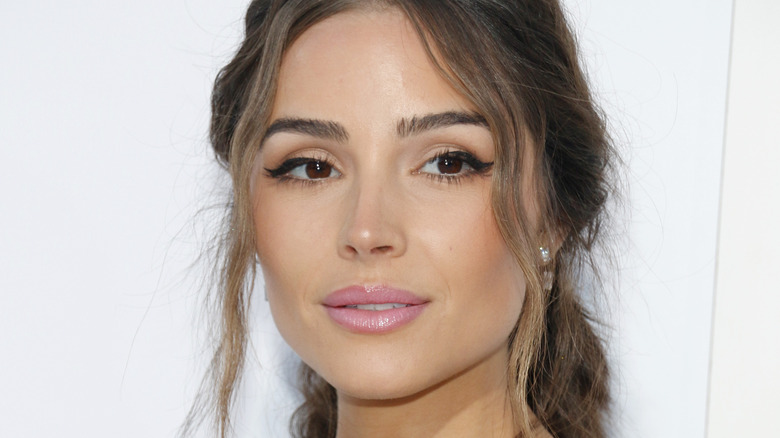 Olivia Culpo wavy hair