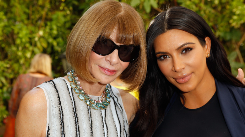 Kim Kardashian and Anna Wintour pose 