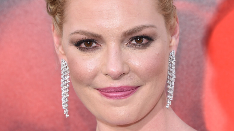 Katherine Heigl poses in sparkling drop earrings