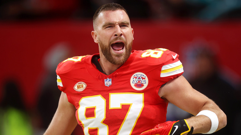 Travis Kelce reacting