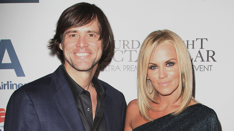 Jim Carrey and Jenny McCarthy smiling