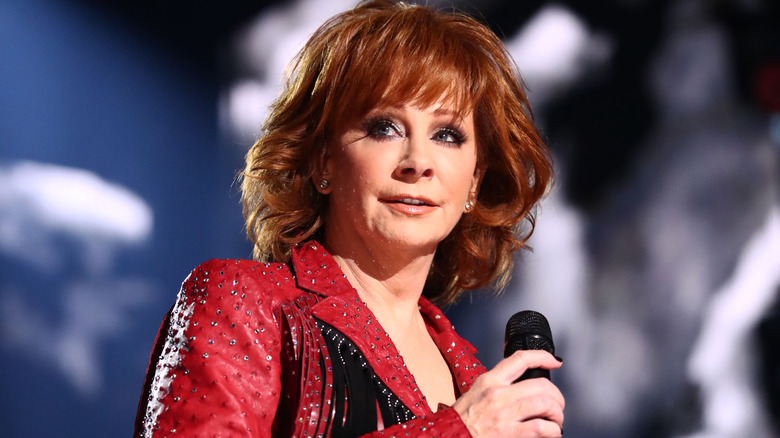 Reba McEntire onstage