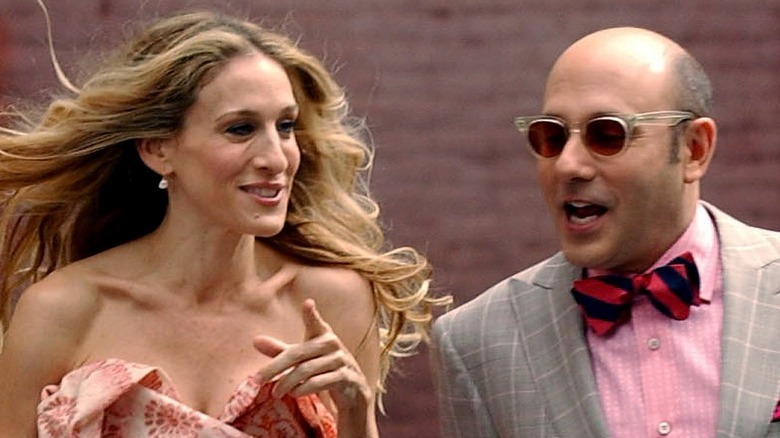 Sarah Jessica Parker and Willie Garson filming on set