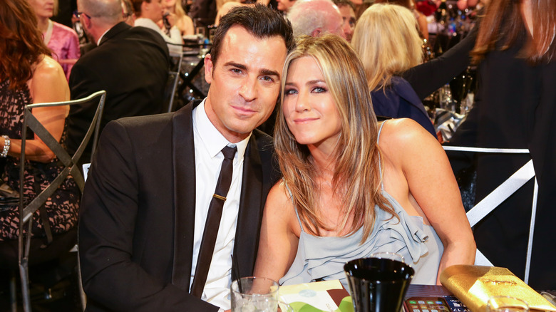 Jennifer Aniston and Justin Theroux smiling