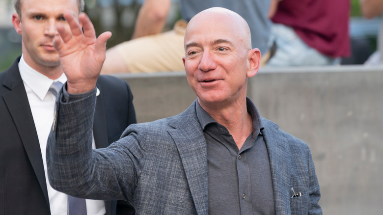 Jeff Bezos waving 