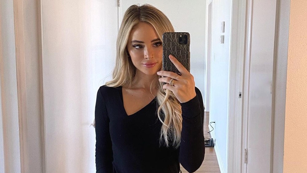 Amanda Stanton taking a selfie