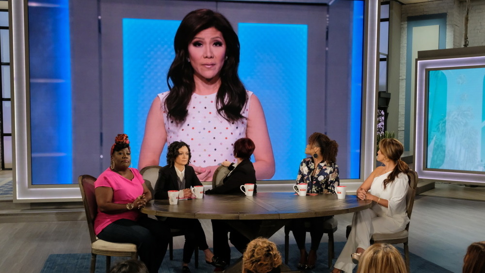 Julie Chen and The Talk co-hosts