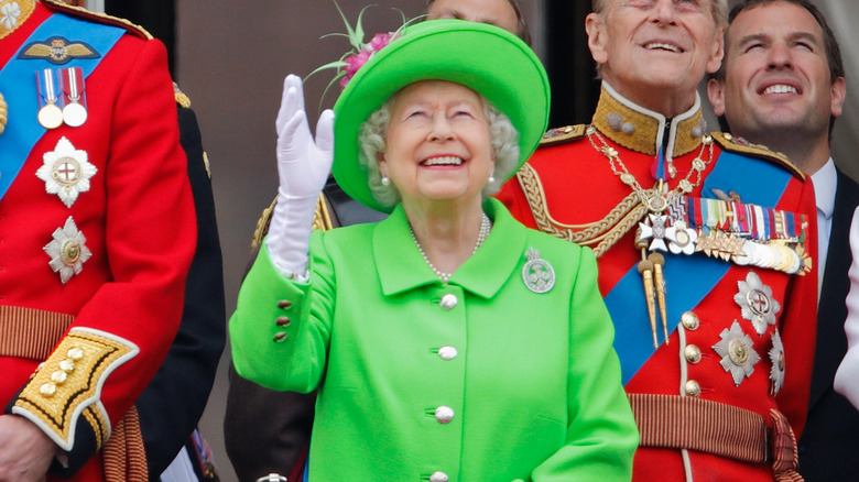 Queen Elizabeth in green screen