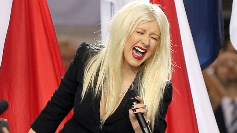 Christina Aguilera singing