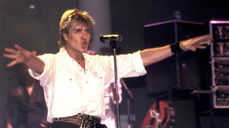 Simon Le Bon performing with Duran Duran