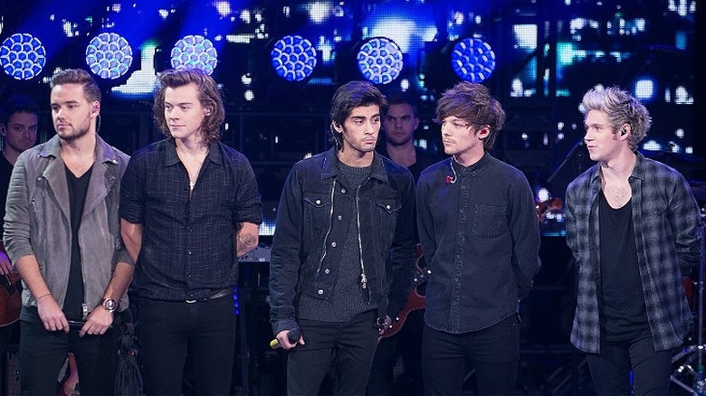 One Direction performing on NYE