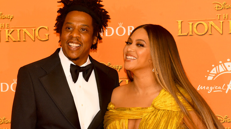 Jay-Z and Beyoncé posing