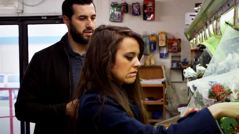 Jinger Duggar with making face while shopping
