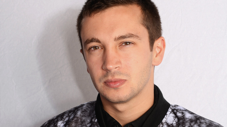 Tyler Joseph pouting at event