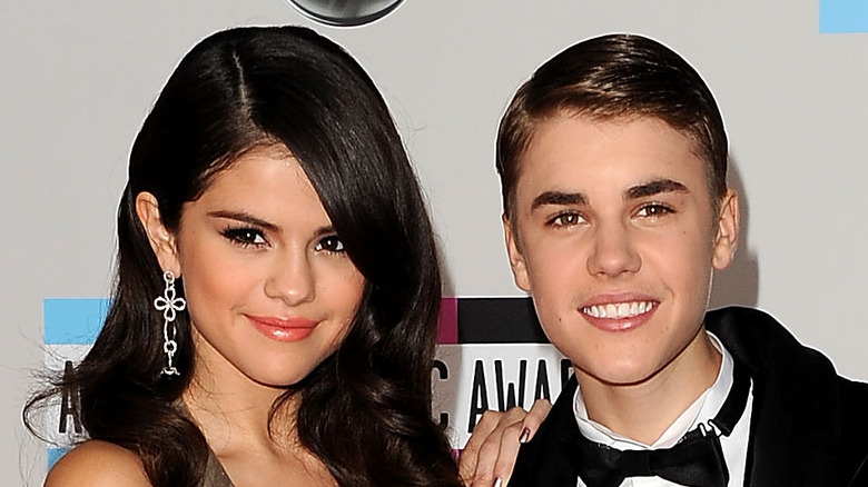 Selena Gomez and Justin Bieber posing together