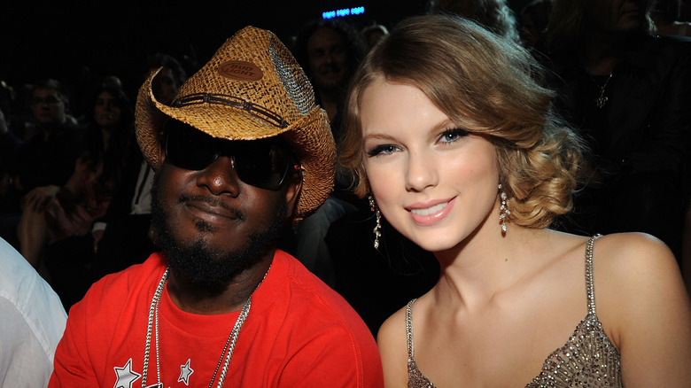 Taylor Swift and T-Pain pose together