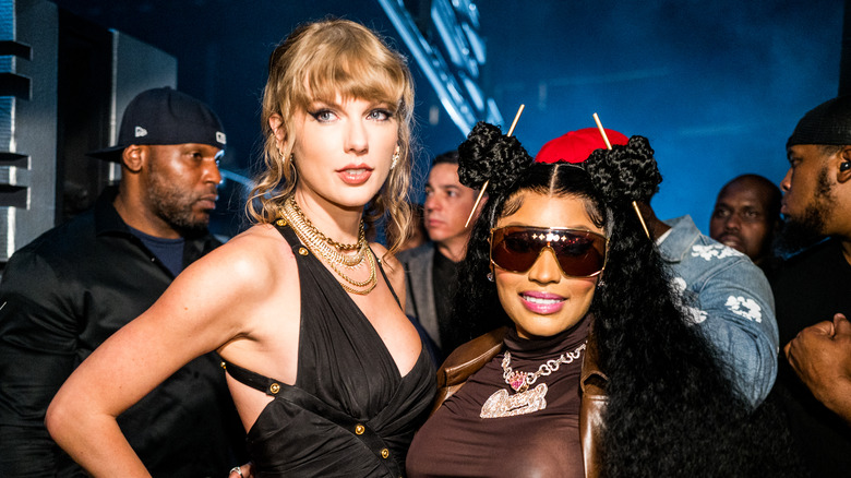 Taylor Swift and Nicki Minaj pose together