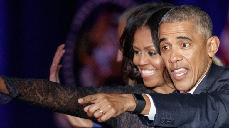 Michelle Obama, Barack Obama pointing