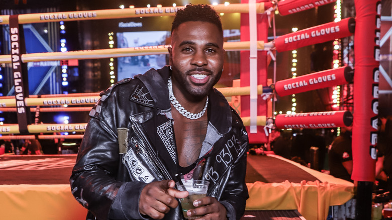 Jason Derulo smiling