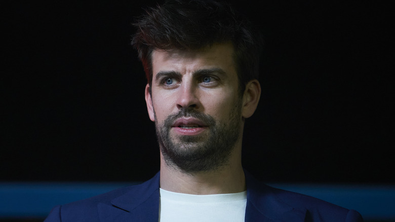 Gerard Piqué staring