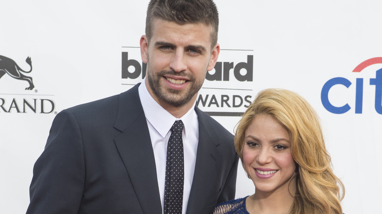 Gerard Piqué and Shakira posing