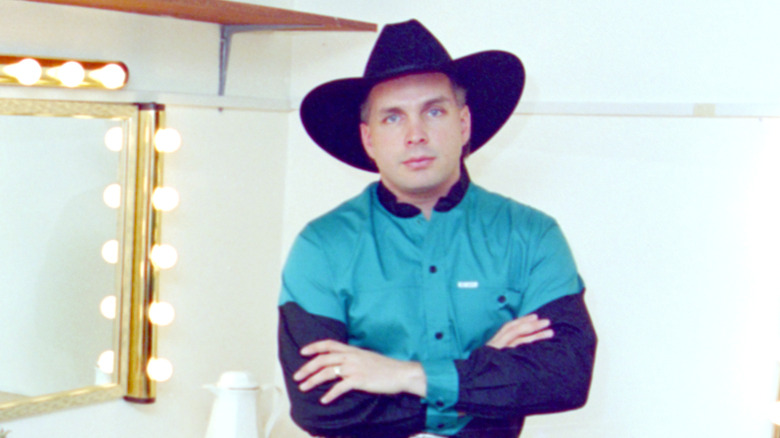 Garth Brooks posing backstage